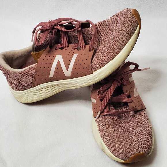 New Balance Shoes Women's 9 Fresh Foam in Pink Mesh Running Shoes, Casual - Picture 3 of 5